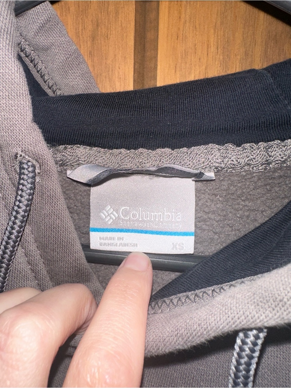 Columbia Gray and Black Hooded Sweatshirt - Picture 3 of 4